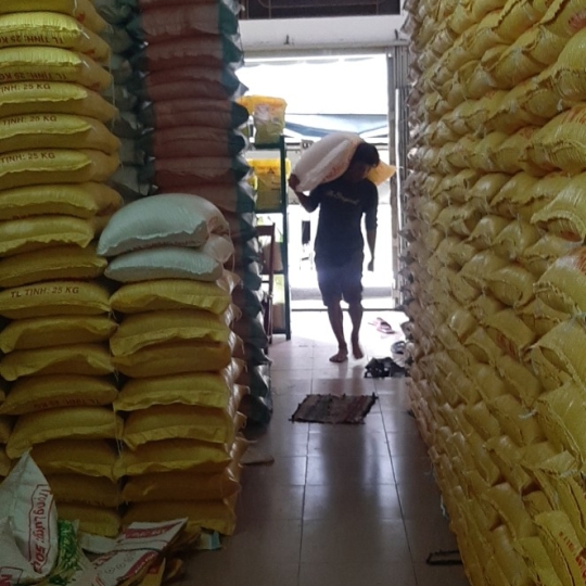 Gạo từ thiện giá rẻ